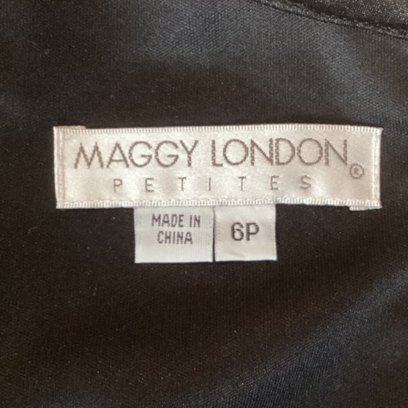 Maggy London Petites Scoop Back Metallic Fit & Flare Dress Black/Teal - Size 6P - Picture 7 of 7